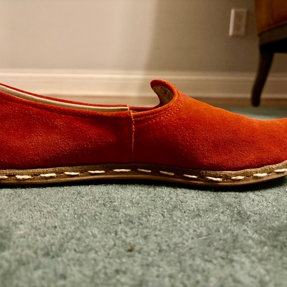 Saffron Suede Sabahs: Size 40, fits size US 9 - Picture 6 of 9